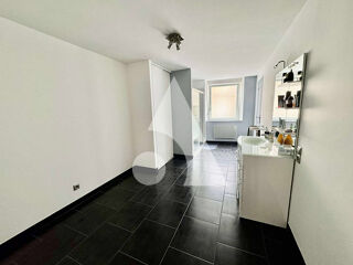  Maison  vendre 5 pices 205 m