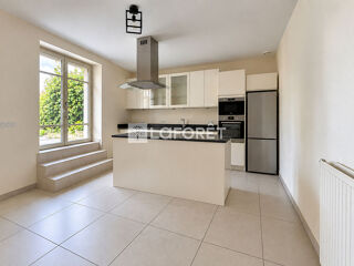  Maison à louer 7 pièces 161 m²