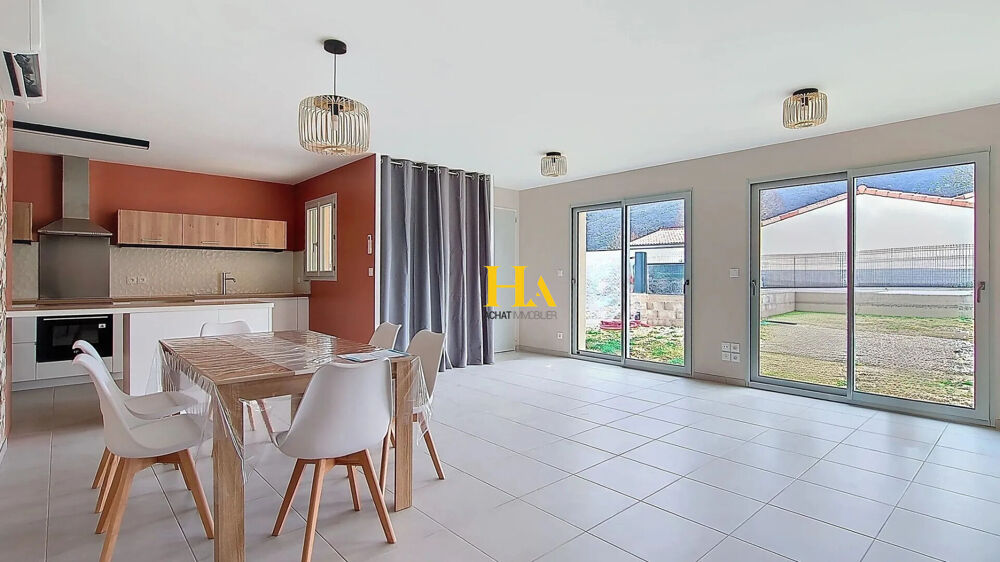 Vente Maison A vendre, Jaillans, maison de plain pied d'environ 94m², 3 chambres, garage et jardin. Barbieres
