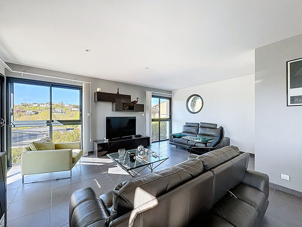 Maison contemporaine 6 pièces à vendre à Nailloux avec vue dégagée sur lac