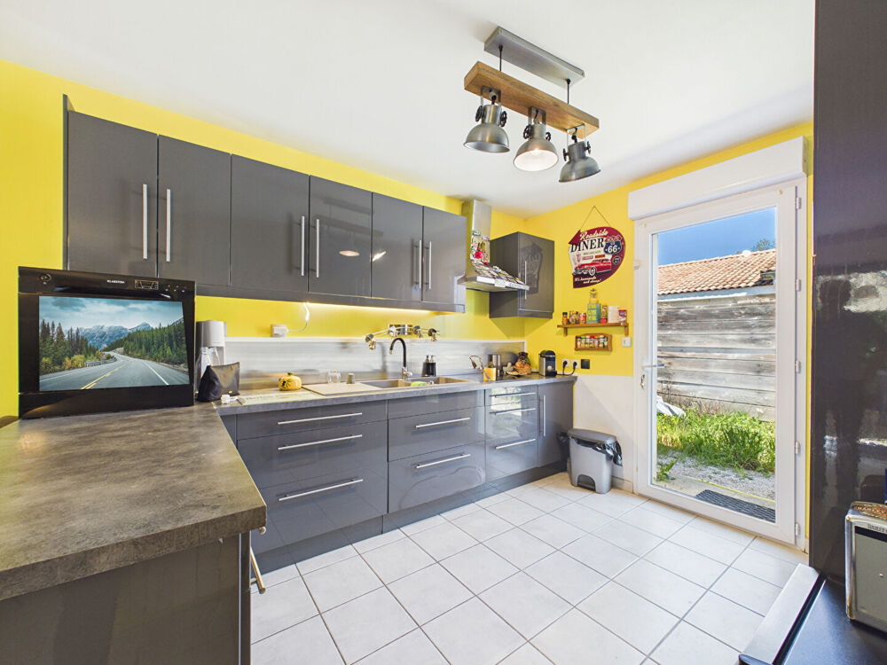 Vente Maison Maison plain-pied 4 pièce(s) 80m2. St barthelemy de vals