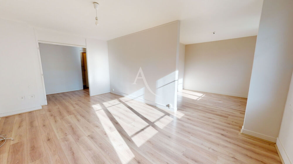 Location Appartement 419  (Appartement A louer) : Appartement BOUGIVAL 4 pièce(s)  72,15m2 - 1 452.42   CC Bougival