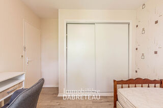  Appartement à louer 5 pièces 113 m²