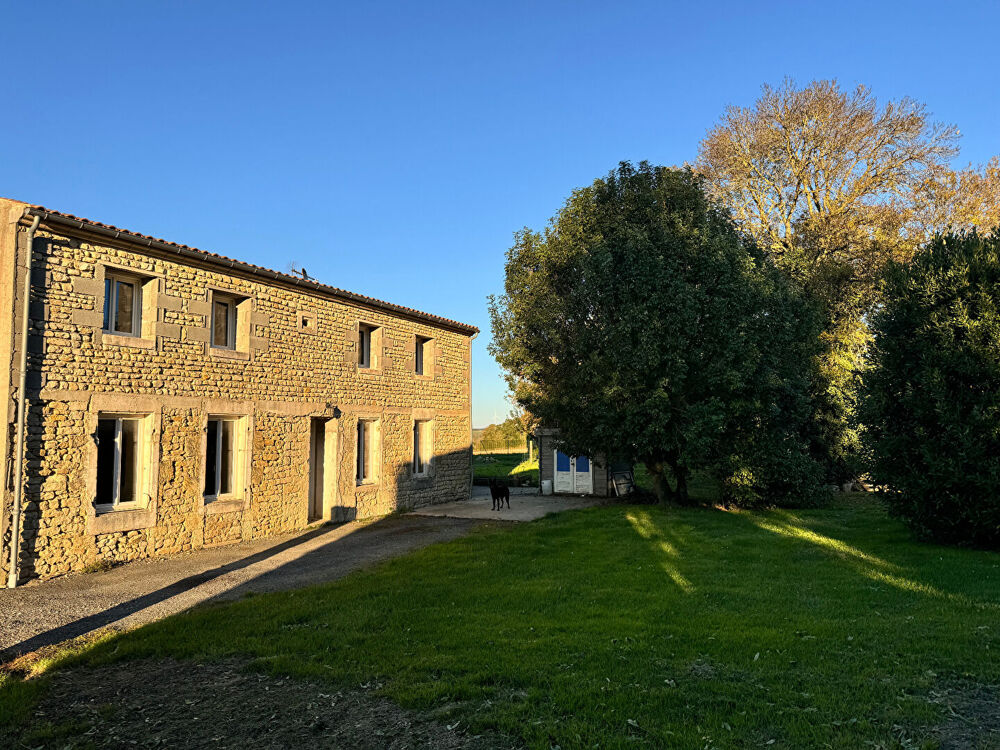 Maison 7 pièces 222 m² · à Moragne · 222 m² · 273 500 €