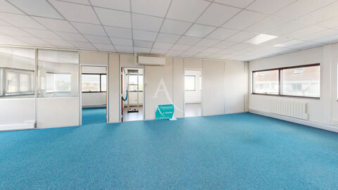   Local commercial CHILLY-MAZARIN 151 m² 