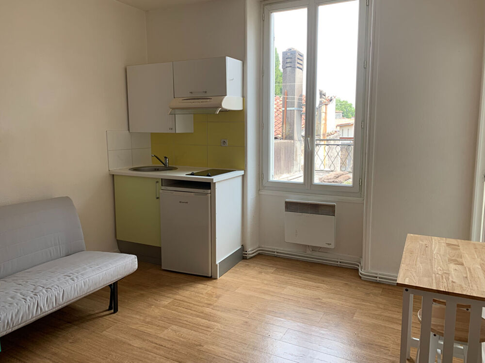 Location Appartement Studio 15 m²  - Jonzac Centre Ville Jonzac