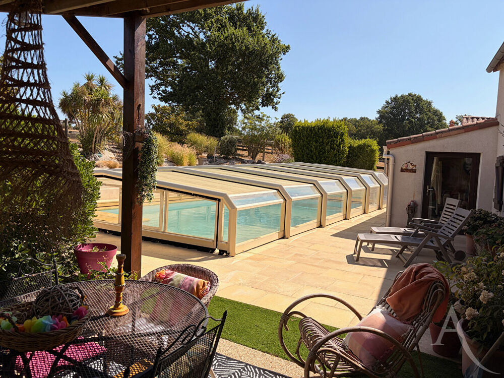 Logis vendéen en pierre Montaigu-Vendée