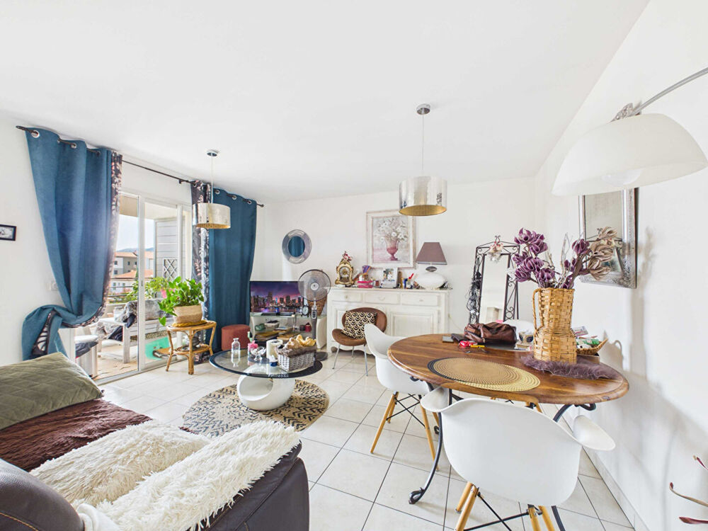 Vente Appartement À VENDRE: T2 de 53 m² avec terrasse plein sud, garage et parking Tournon Sud Tournon sur rhone