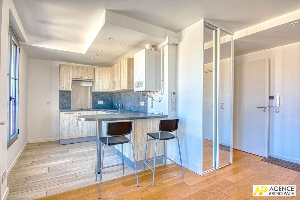 Vente Appartement Versailles Montreuil St-Symphorien studio 24 m² situé au 3eme étage avec ascenseur Versailles