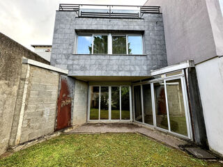  Immeuble à vendre 5 pièces 196 m²