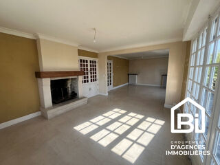  Maison à louer 6 pièces 173 m²