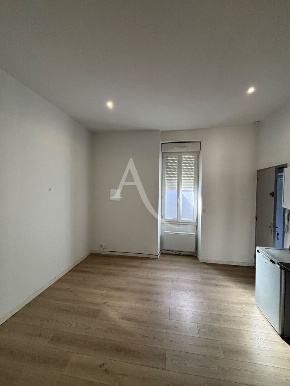 Location Appartement LOUER - APPARTEMENT MEUBLÉ - NÎMES Nimes