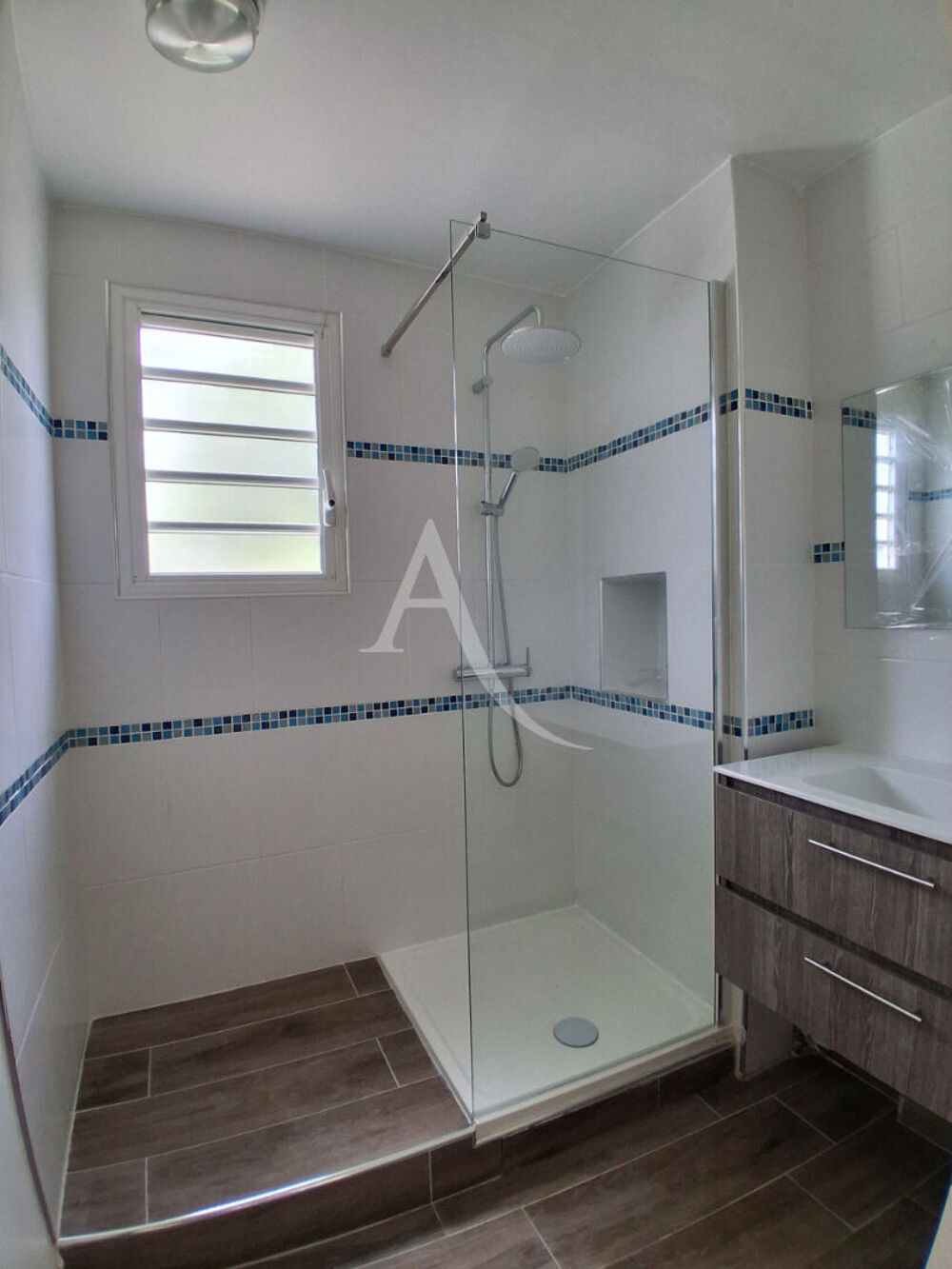 Location Appartement Appartement La Trinite 4 pièces 82.30 m2 avec terrasse de 19m2 La trinite