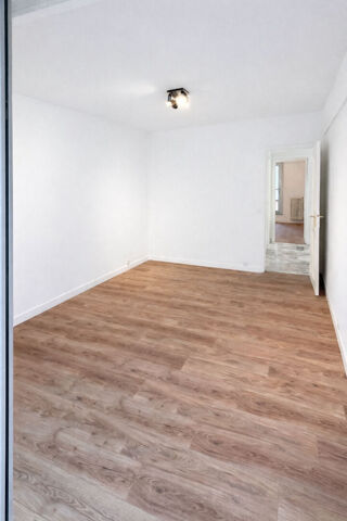  Appartement à louer 3 pièces 65 m²