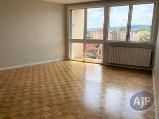  Appartement à louer 4 pièces 90 m²