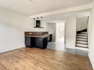  Maison à louer 6 pièces 117 m²