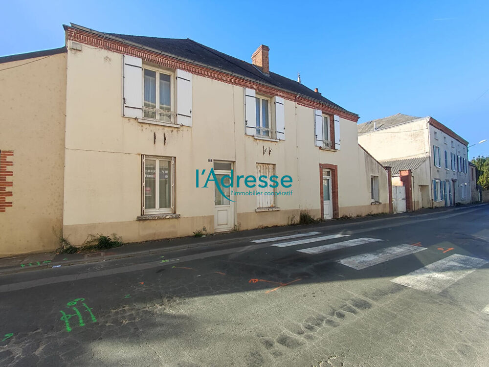 Ensemble immobilier de 189m² à MONTREVAULT