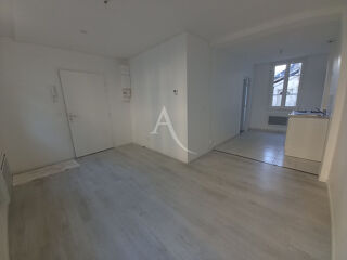  Appartement à louer 2 pièces 33 m²