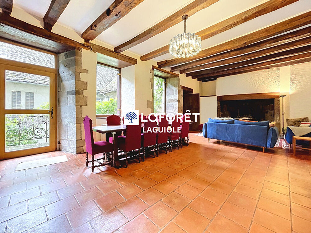 Maison Mur De Barrez 8 pièce(s) 330 m2