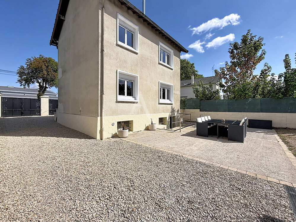 Vente Maison Maison située à Meaux - 3 chambres - jardin de 612 m2 - garage et dépendances - cave totale Meaux