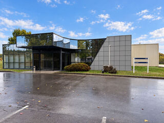   Bâtiment de 830m² sur 5 224m² de foncier Les auxons