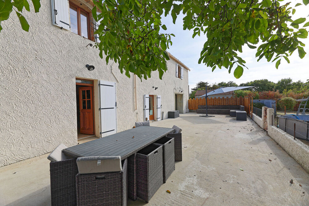 Vente Maison Maison Saint-etienne Du Bois 4 pièce(s) 150 m2 St etienne du bois