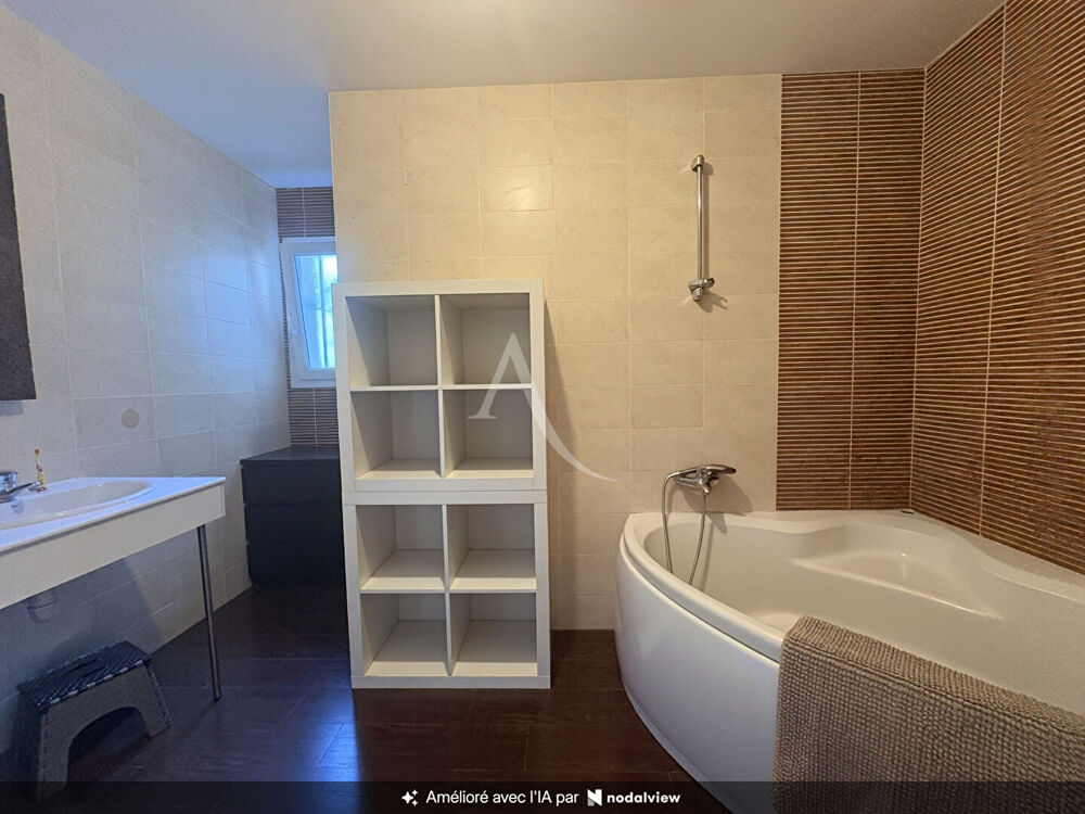 Location Maison Maison  5 pièce(s) 128 m2 Suce sur erdre