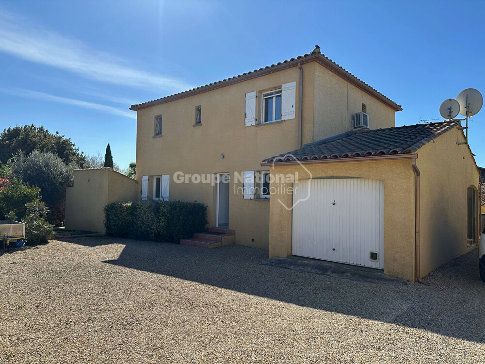 Villa 4 chambres avec terrasse et piscine sur 704m2 de terrain arboré