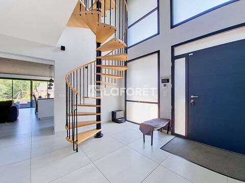   Villa Curienne 6 pièce(s) 160 m2 Maison - 6 pièce(s) - 160 m²