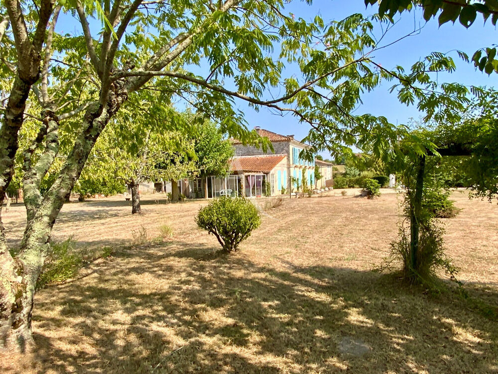 Vente Maison Propriété Charentaise de caractère à 10 km de Jonzac Leoville