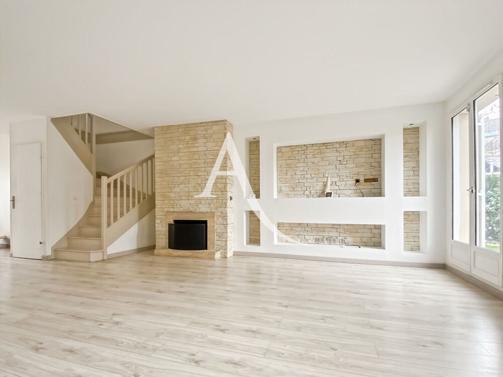 Vente Maison Maison individuelle à Elancourt de 6 pièce(s) 117 m2 Elancourt