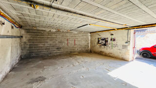  Parking / Garage à louer 45 m²