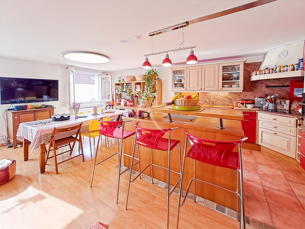 Vente Appartement ARPAJON - PROCHE ÉGLISE - TRIPLEX DE 109 M² - 3 CHAMBRES - GARAGE Arpajon