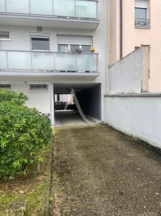  Parking / Garage � louer 