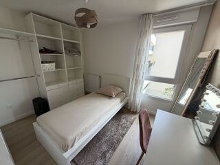  Appartement à louer 4 pièces 75 m²
