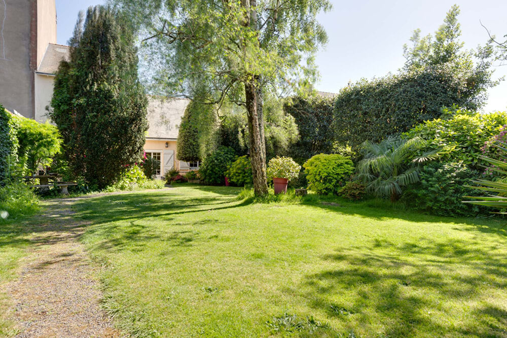 Vente Maison A VENDRE  NANTES/SAINT ANNE MAISON ANCIENNE  AVEC GARAGE/ BEAU JARDIN Nantes