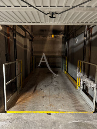  Parking / Garage  vendre 