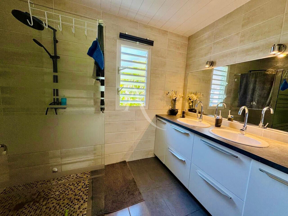 Vente Maison Villa avec piscine et jardin arboré au sein d'un lotissement prisé du Diamant Le diamant