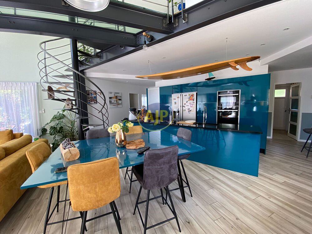Somptueuse Maison d'Architecte avec Piscine à VENDAYS