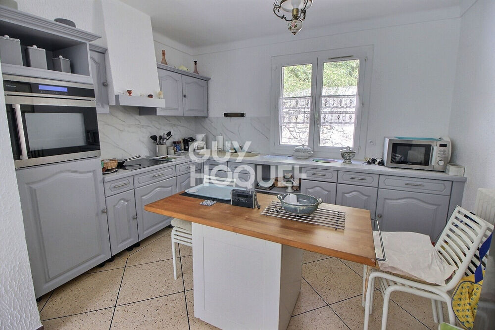 Villa lumineuse Plain- pied sur 523 m² de jardin