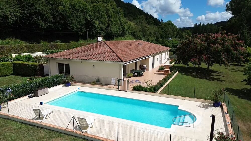 Villa de standing avec parc, piscine et étang près de Figeac