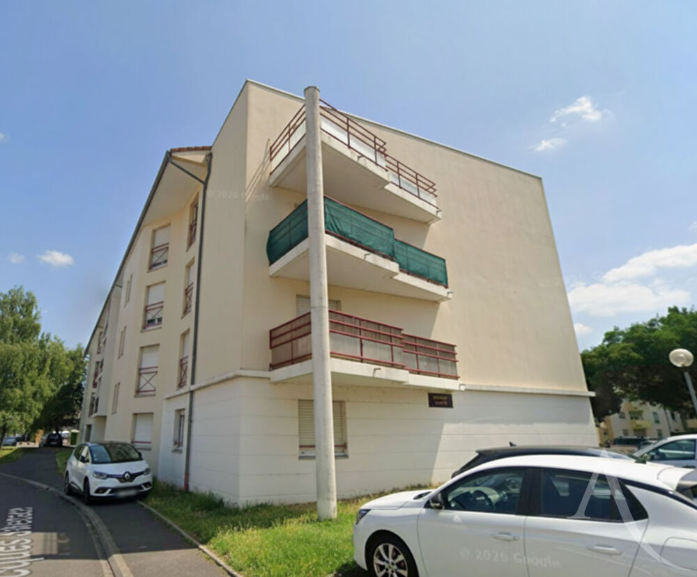 Studio meublé rénové - Metz proche Saulcy - 20 m² - Place de parking