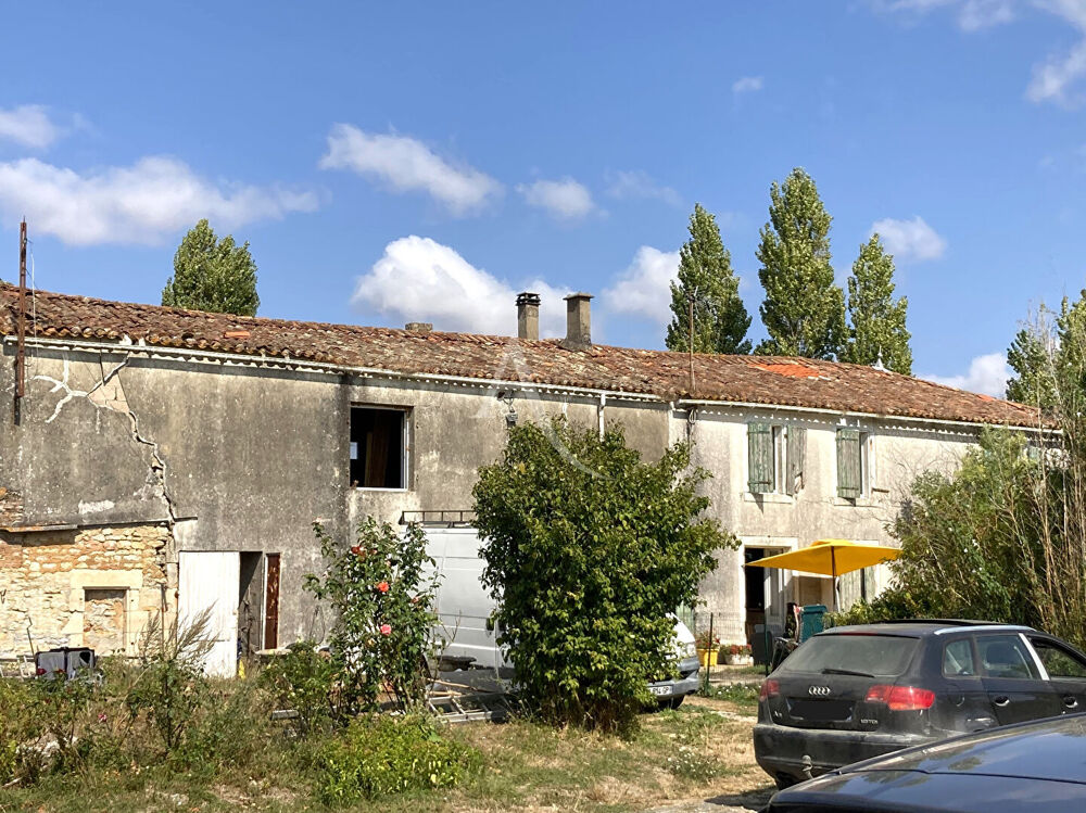 Vente Maison Maison sur Marans à rénover. Marans