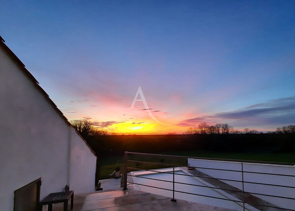 à vendre  Maison Mortagne-sur-Gironde (17120)