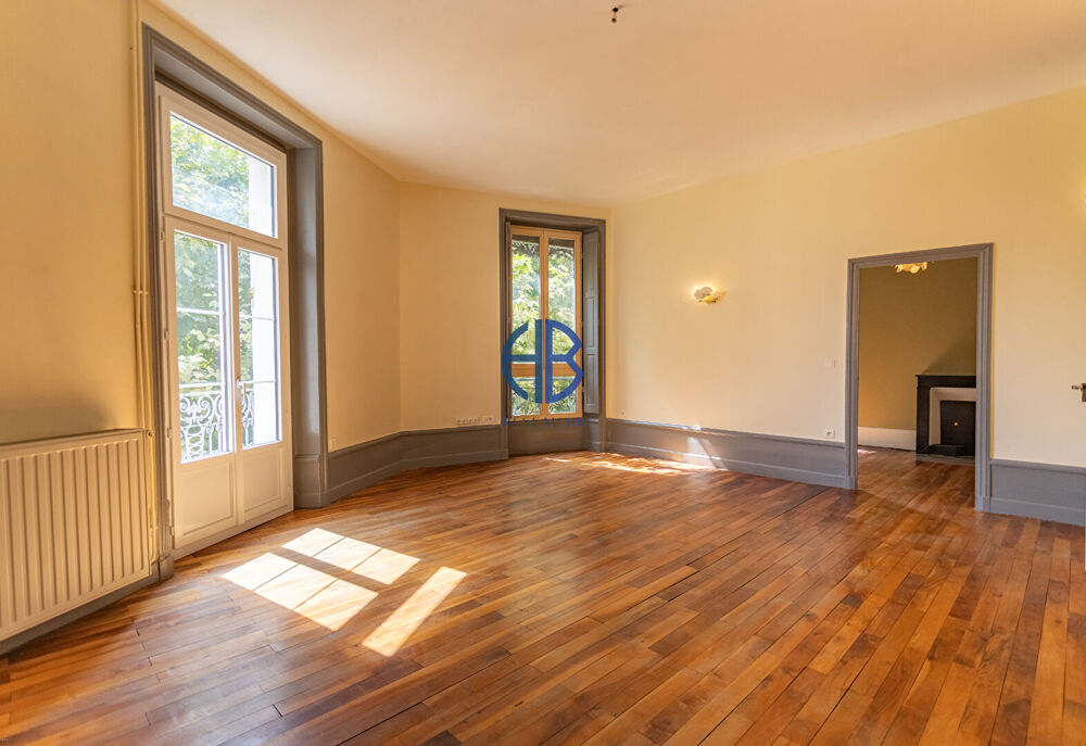 Vente Appartement Hyper centre (face gare) Appartement de 83 M2 avec balcon + 3 galetas Voiron