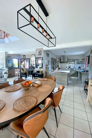  Maison � vendre 5 pi�ces 232 m�