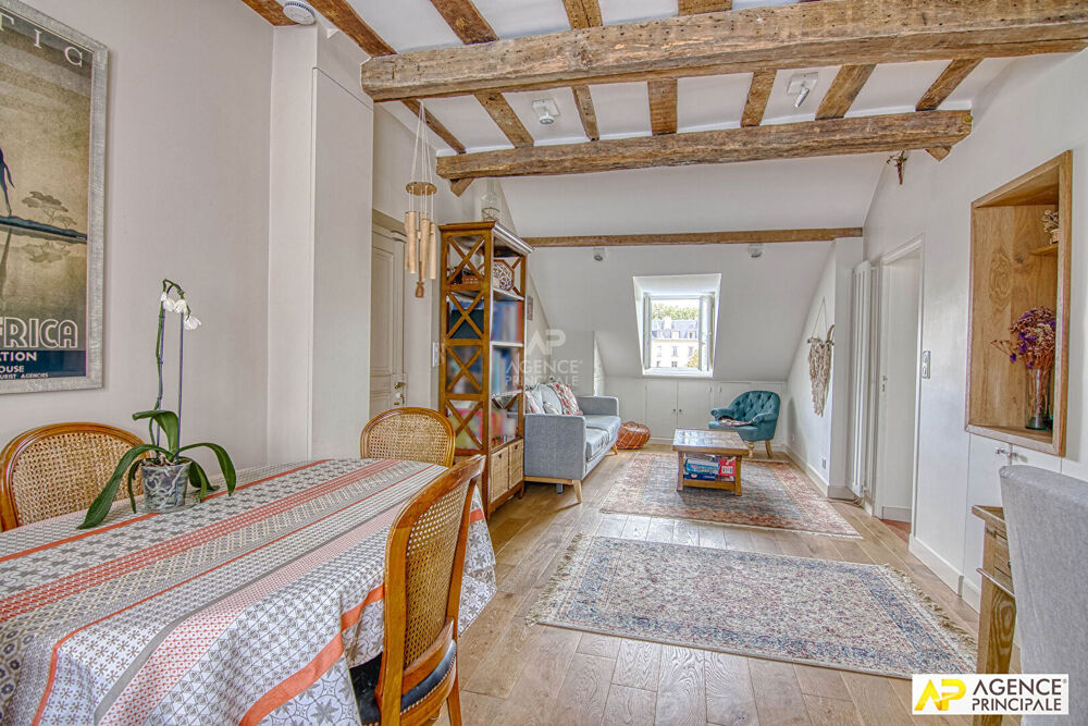 Vente Appartement Versailles Notre-Dame Place Hoche - Appartement 3 pièces 67 m² au sol situé au 4ème et dernier étage avec cave Versailles