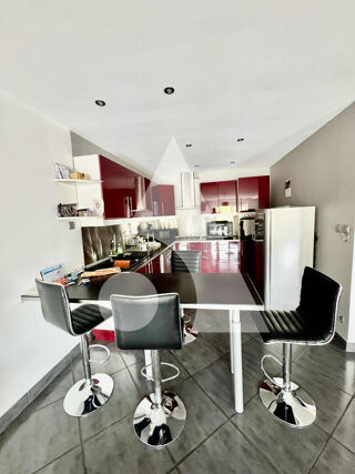  Maison � vendre 5 pi�ces 205 m�