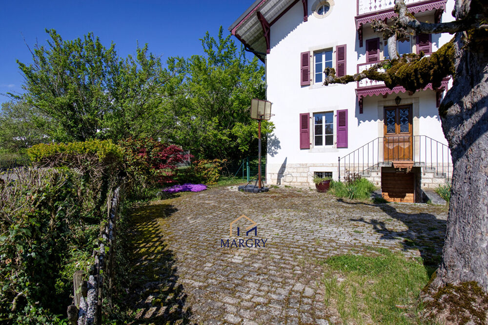 � vendre  Maison Divonne-les-Bains (01220)