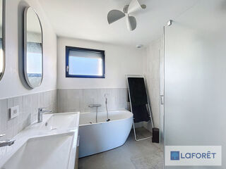  Maison à louer 7 pièces 172 m²